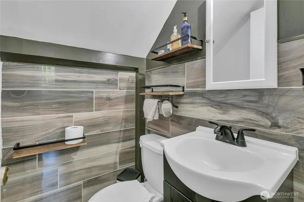 2558 25th Loop SE Lacey WA 98503
