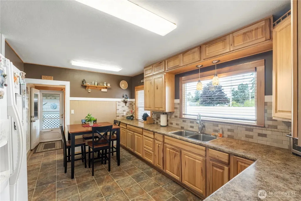 20341 Old Highway 99 SW Centralia WA 98531