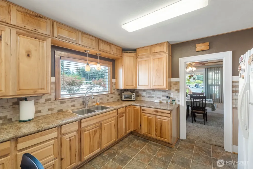 20341 Old Highway 99 SW Centralia WA 98531