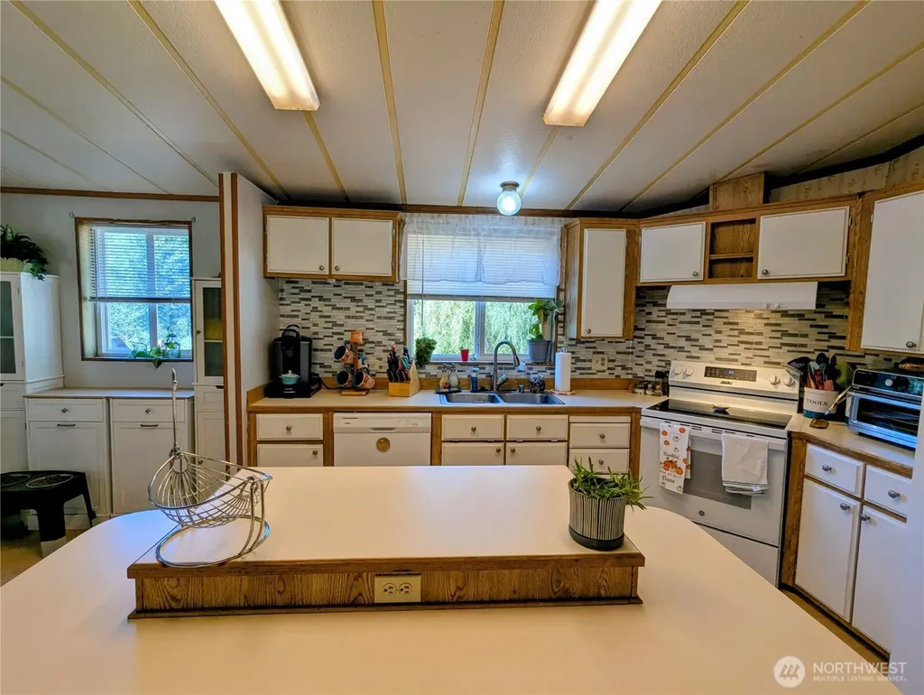 6622 5th Drive NW Tulalip WA 98271