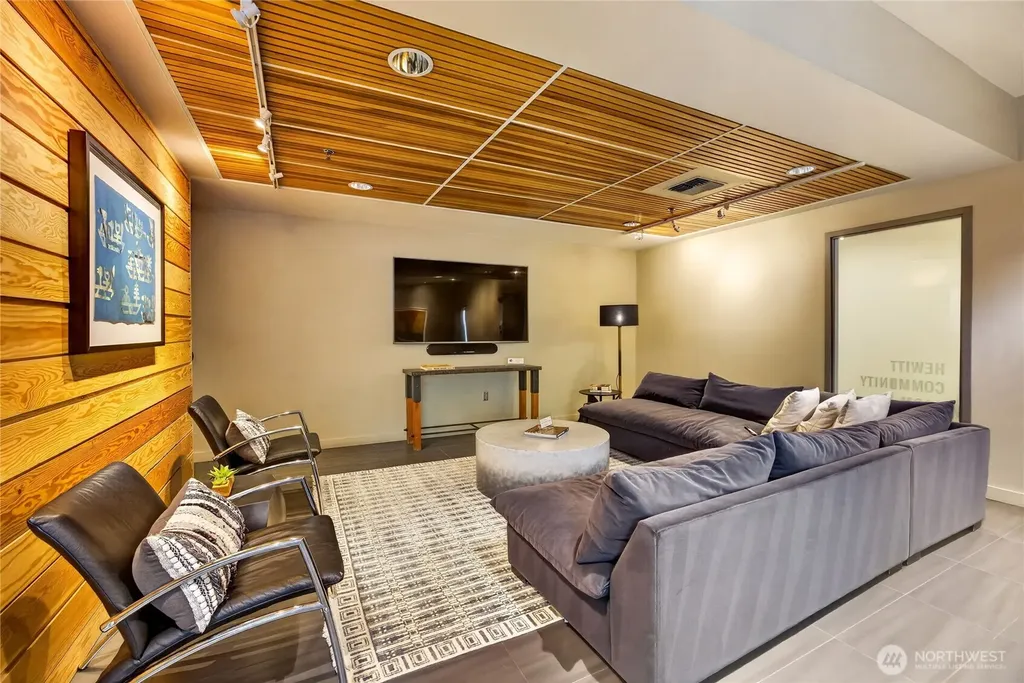 2717 Western Avenue Seattle WA 98121