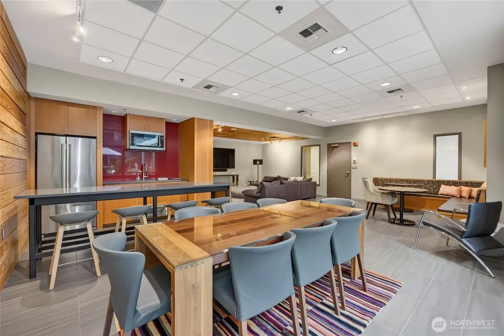 2717 Western Avenue Seattle WA 98121