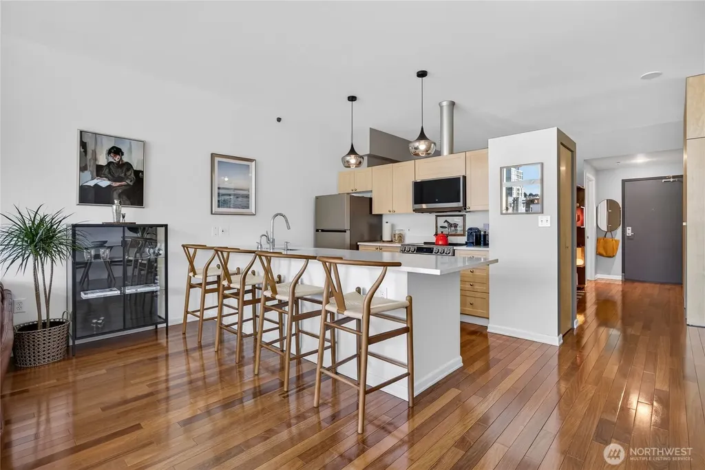 2717 Western Avenue Seattle WA 98121