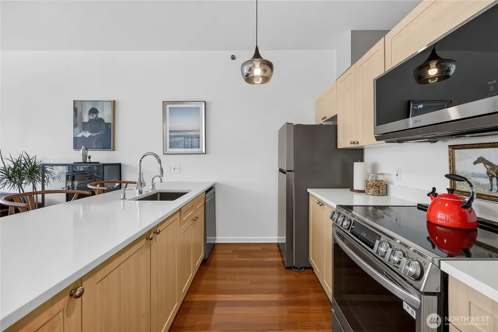 2717 Western Avenue Seattle WA 98121