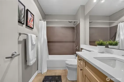 2717 Western Avenue Seattle WA 98121