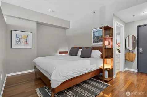 2717 Western Avenue Seattle WA 98121