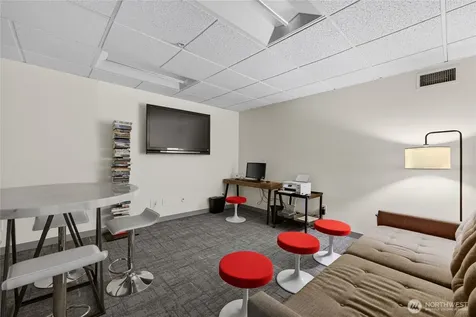 2717 Western Avenue Seattle WA 98121