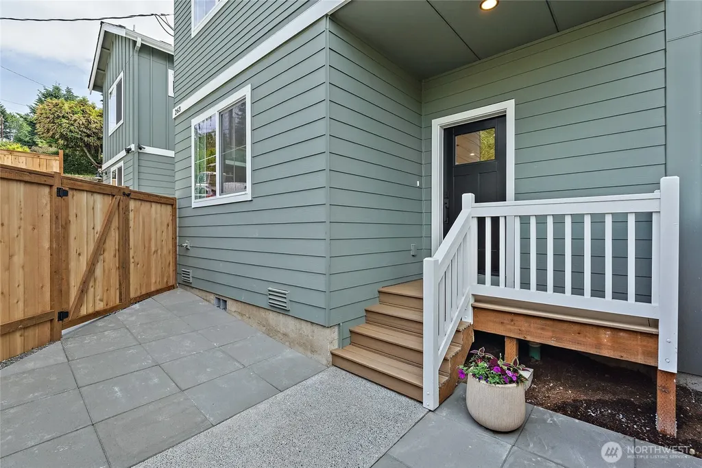 263 NW 42nd Street Seattle WA 98107