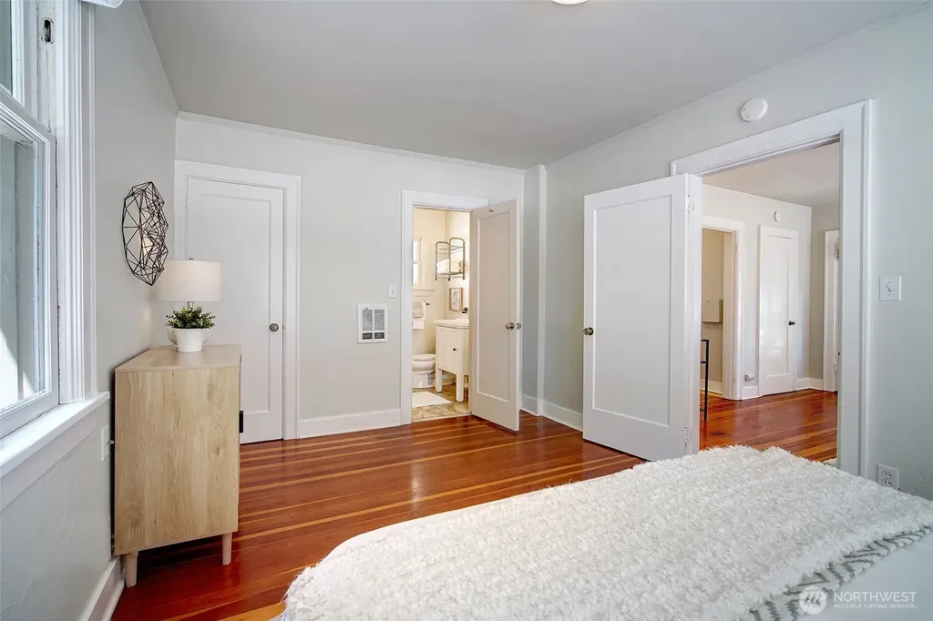 19 Dravus Street Seattle WA 98109