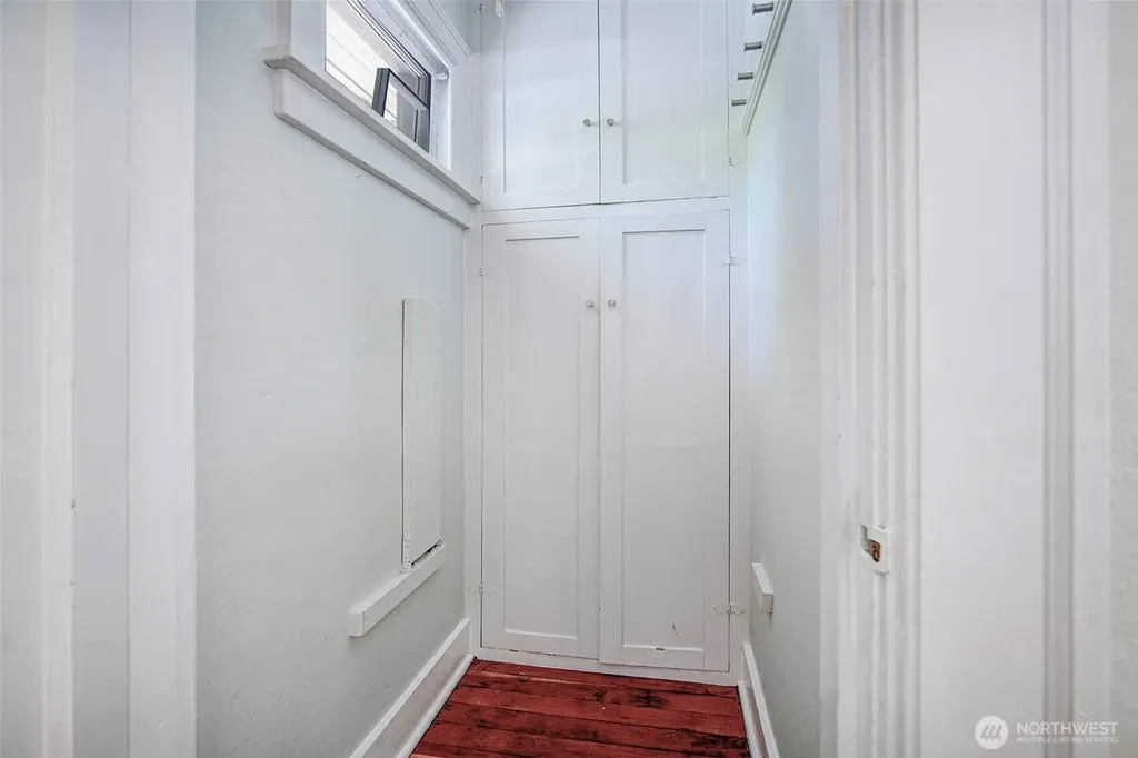 19 Dravus Street Seattle WA 98109