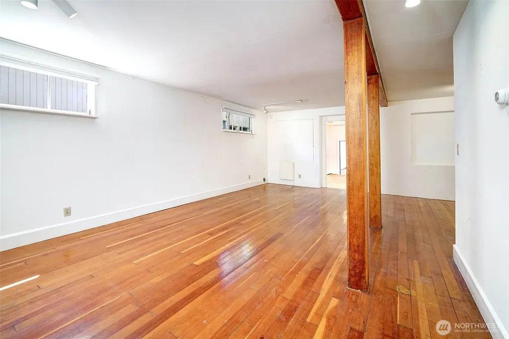 19 Dravus Street Seattle WA 98109