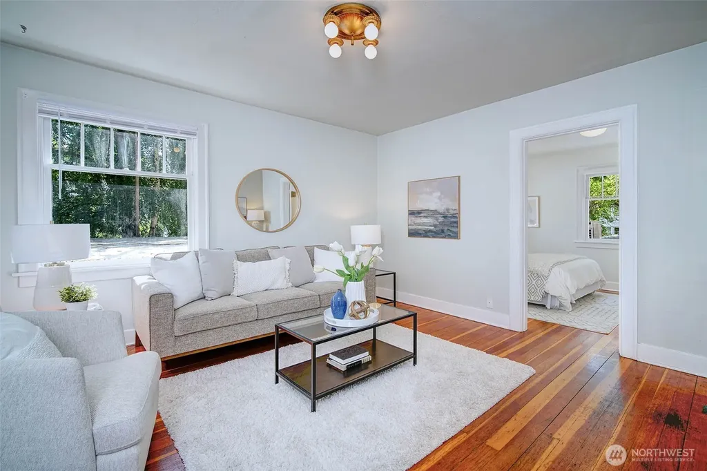 19 Dravus Street Seattle WA 98109
