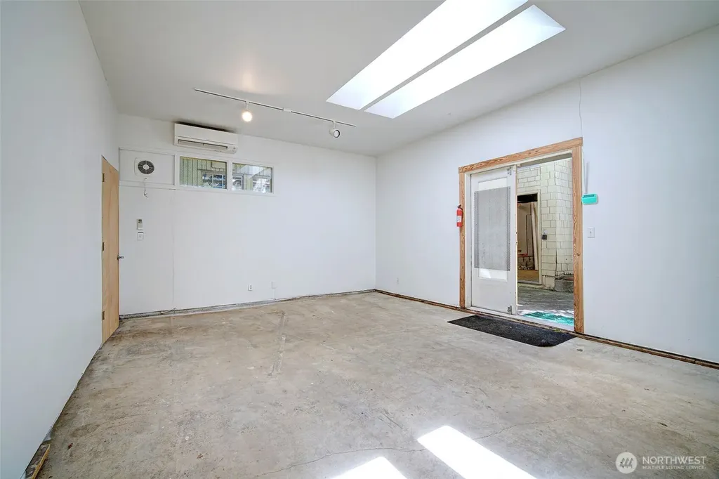 19 Dravus Street Seattle WA 98109