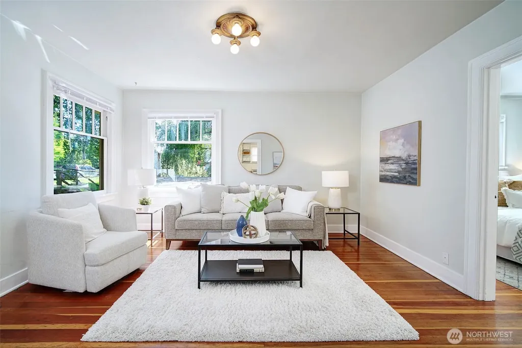 19 Dravus Street Seattle WA 98109