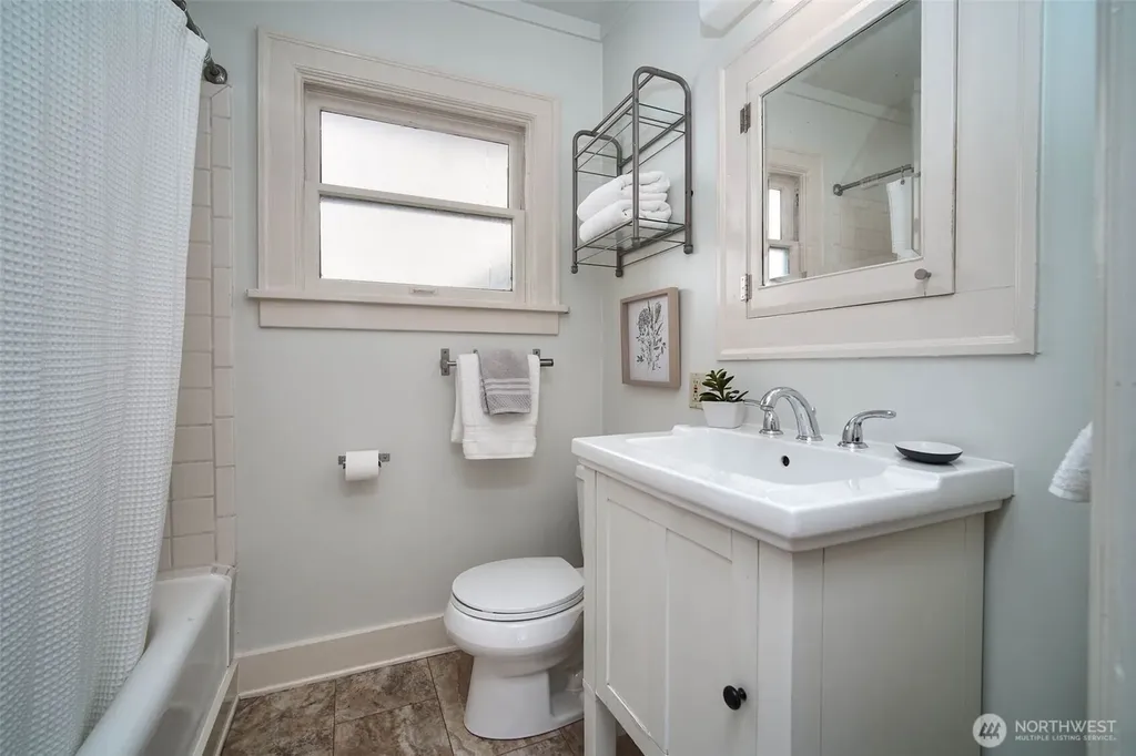 19 Dravus Street Seattle WA 98109