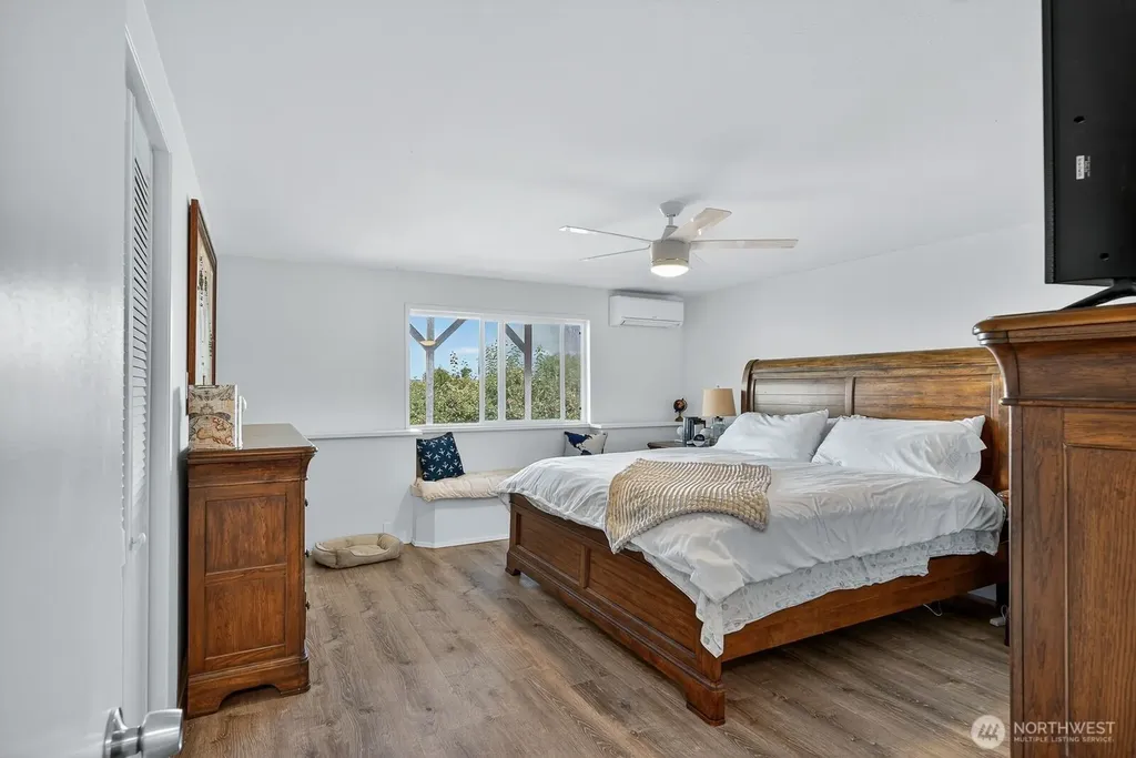 1497 Thompson Drive Camano Island WA 98282