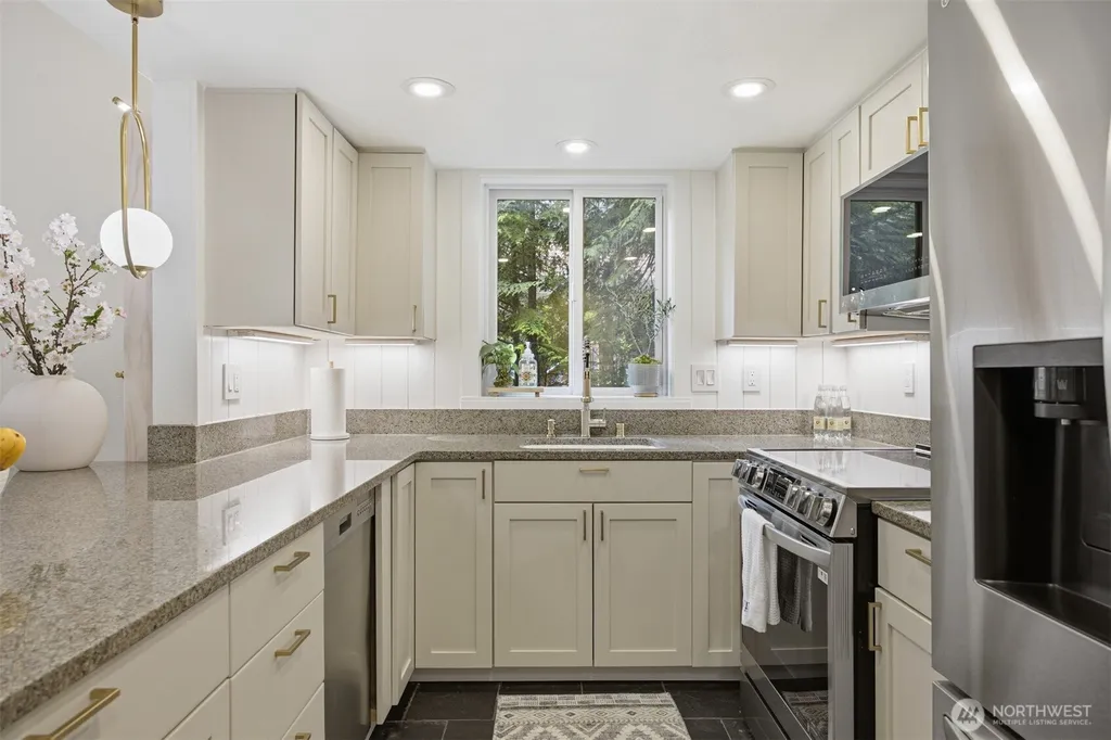 7 Summer Bell Lane Bellingham WA 98229