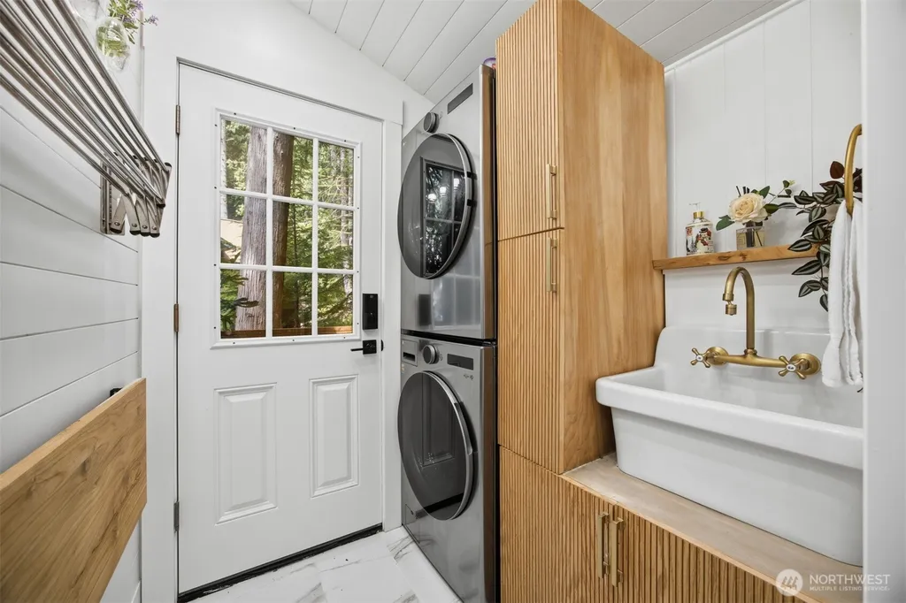 7 Summer Bell Lane Bellingham WA 98229