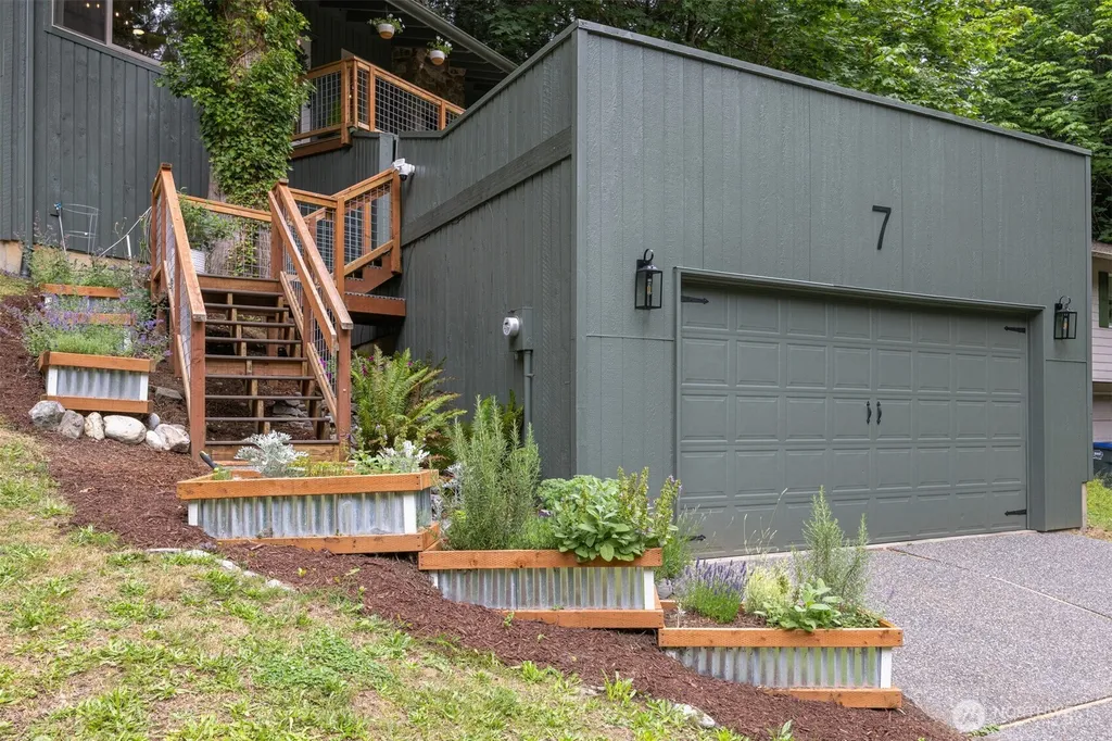 7 Summer Bell Lane Bellingham WA 98229