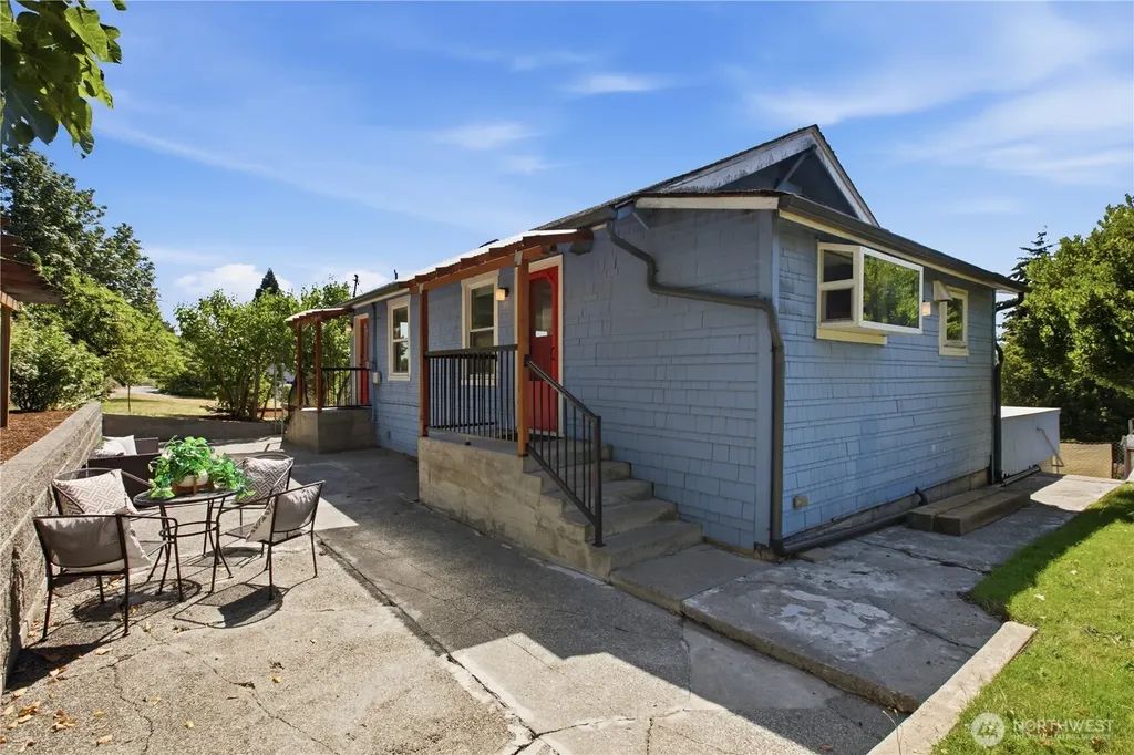 1232 SW Othello Street Seattle WA 98106