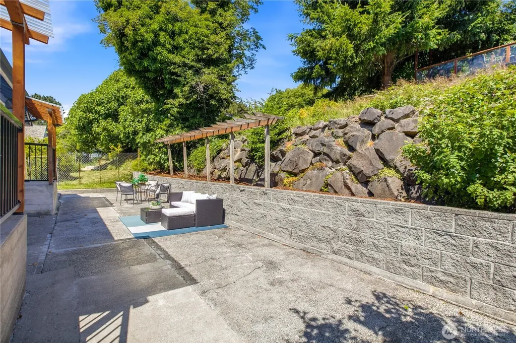 1232 SW Othello Street Seattle WA 98106