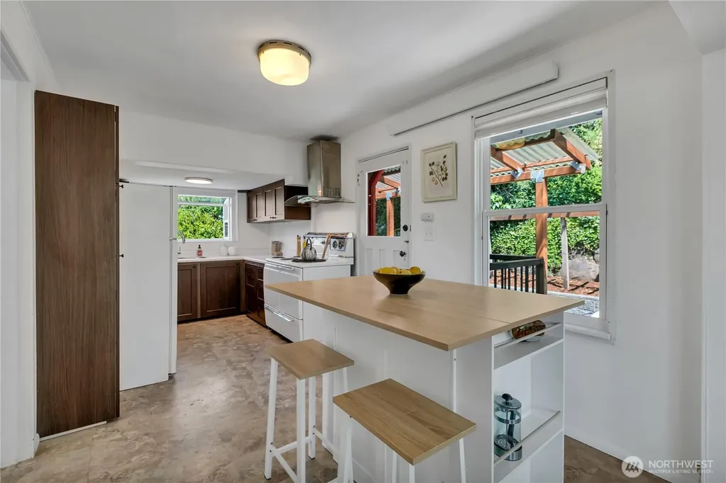 1232 SW Othello Street Seattle WA 98106