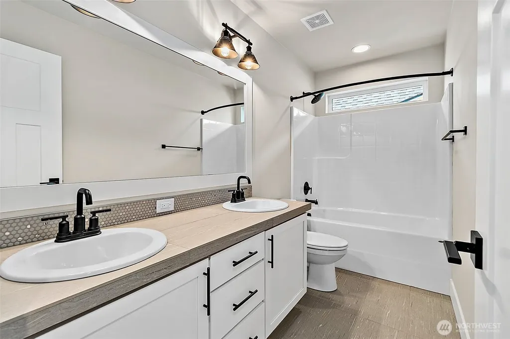 15624 SE 257th Place Covington WA 98042
