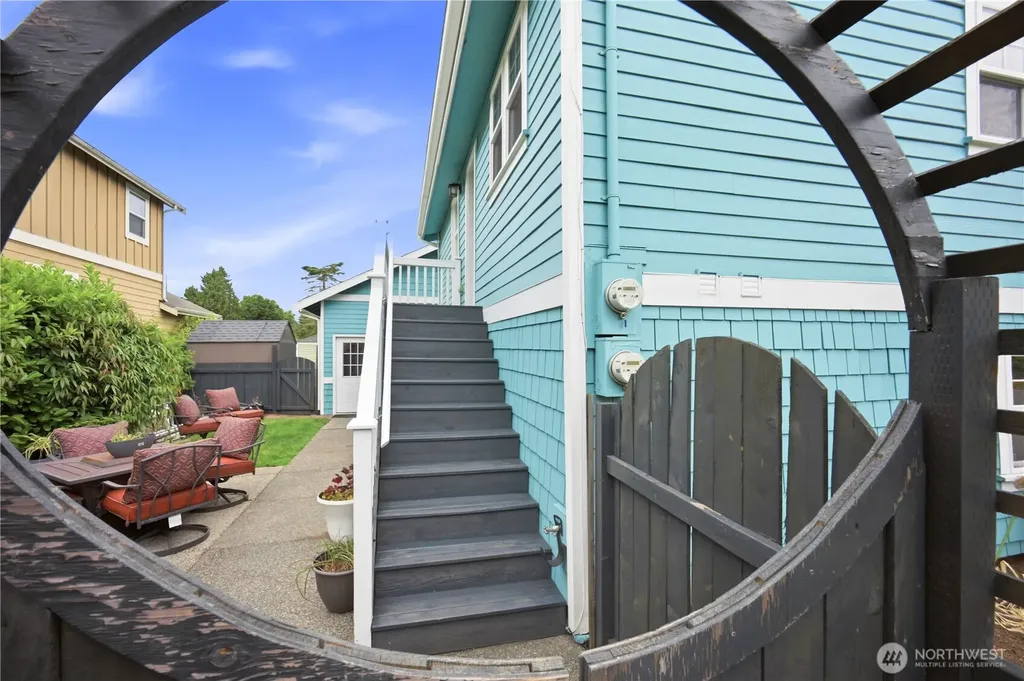 8903 3rd Avenue NW Seattle WA 98117