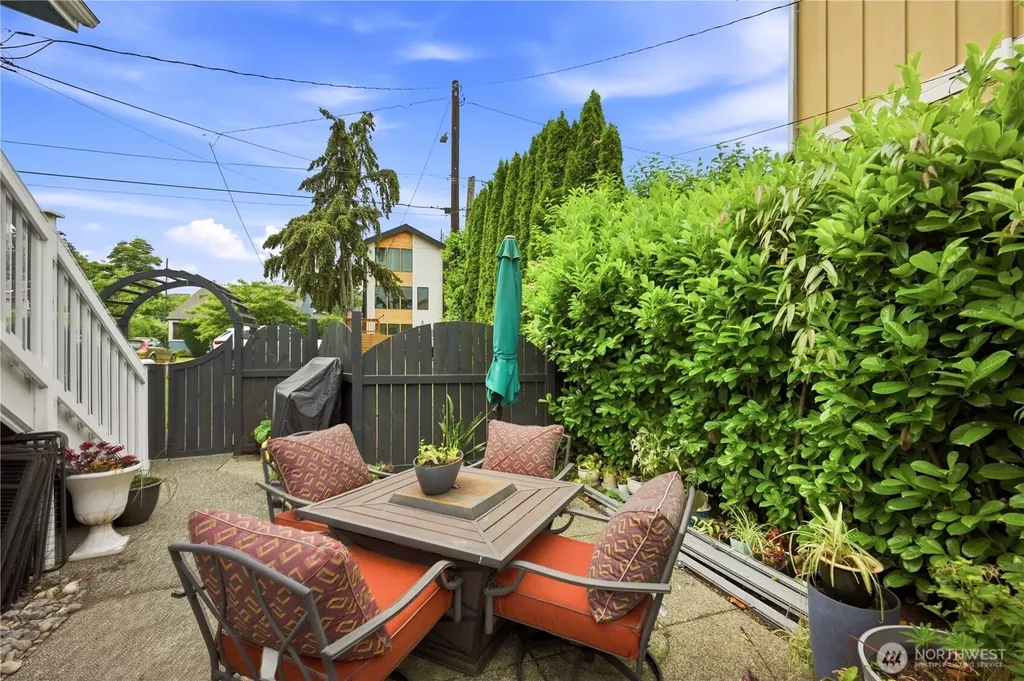 8903 3rd Avenue NW Seattle WA 98117