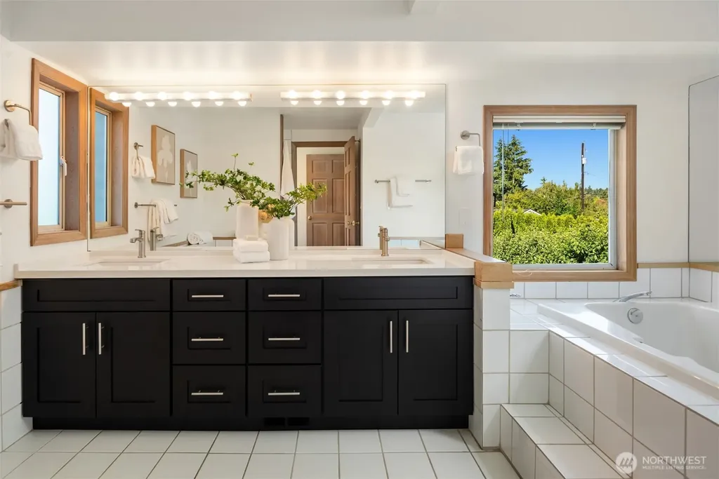 11280 Marine View Drive SW Seattle WA 98146