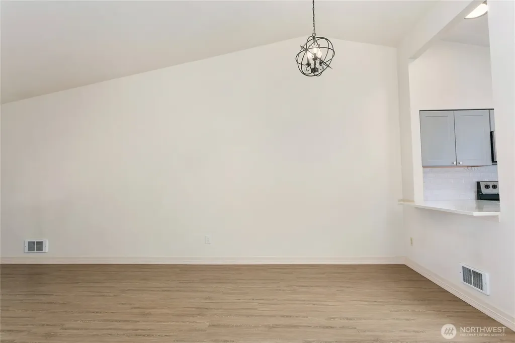 12385 SE 41st Lane Bellevue WA 98006