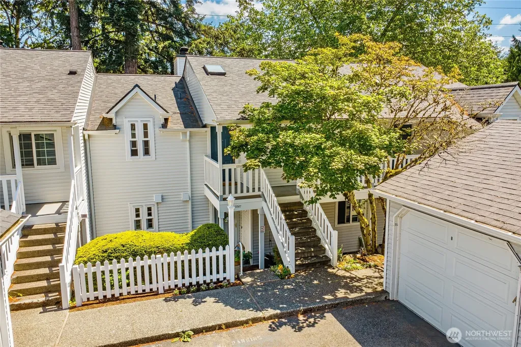 12385 SE 41st Lane Bellevue WA 98006