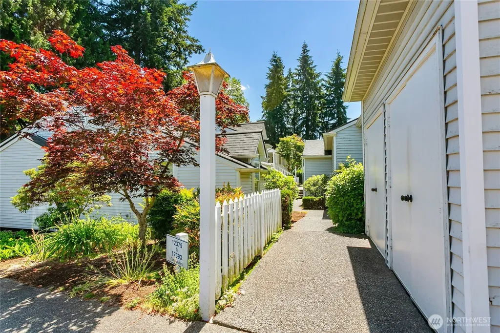 12385 SE 41st Lane Bellevue WA 98006