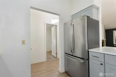 12385 SE 41st Lane Bellevue WA 98006