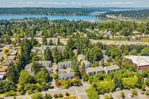 12385 SE 41st Lane Bellevue WA 98006