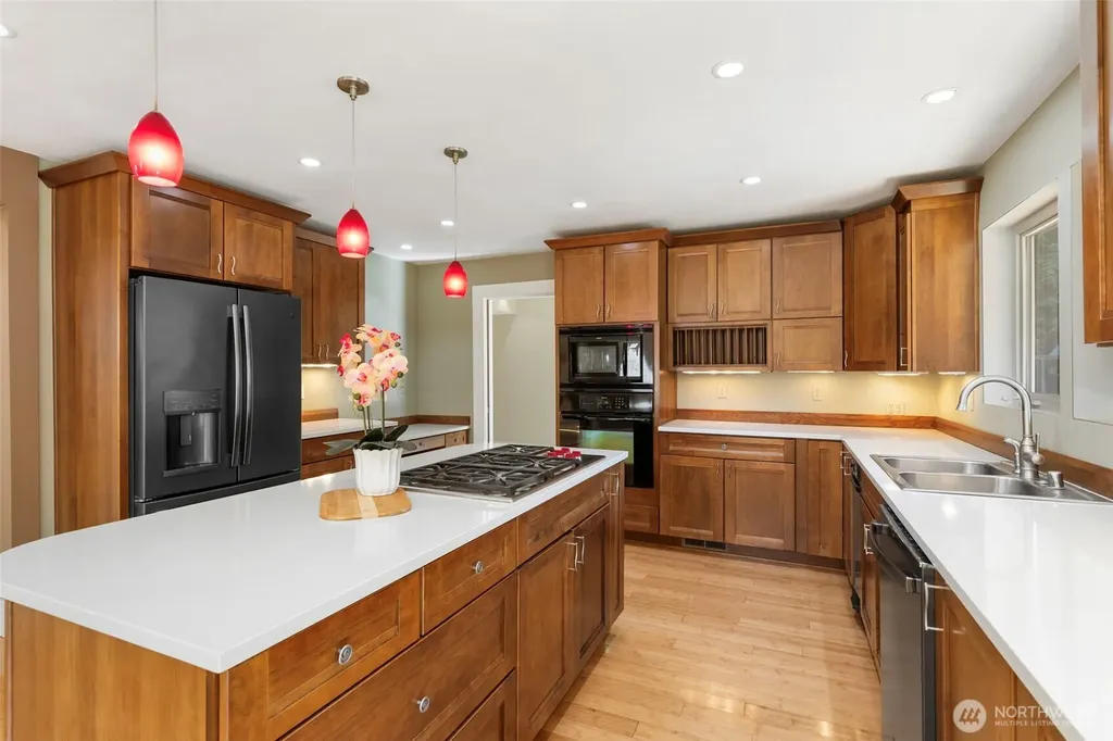 27201 State Highway 3 NE Poulsbo WA 98370