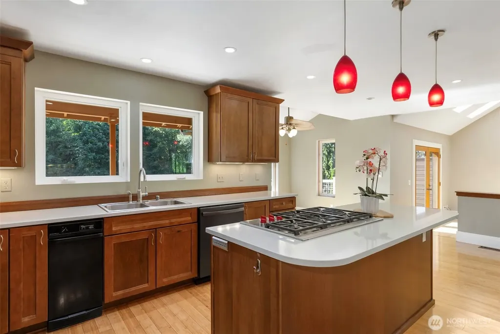 27201 State Highway 3 NE Poulsbo WA 98370