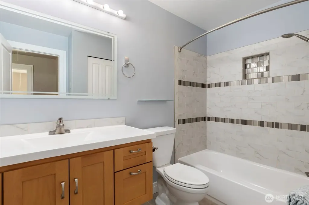 27201 State Highway 3 NE Poulsbo WA 98370