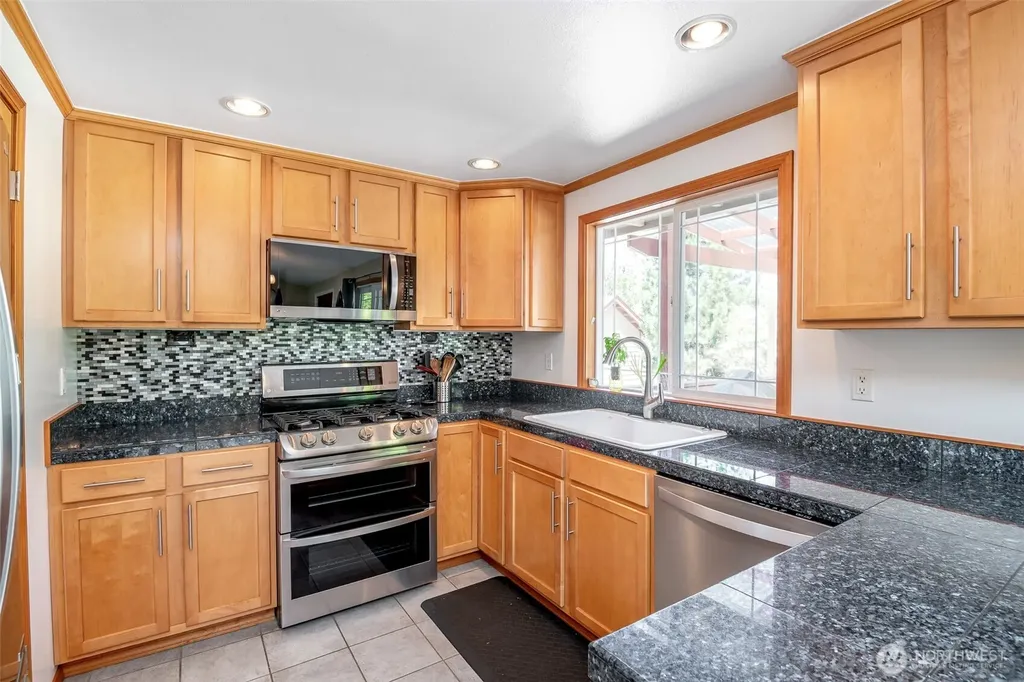 7304 NE 143rd Street Kenmore WA 98028