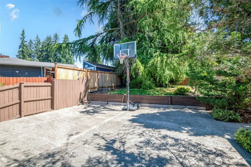 7304 NE 143rd Street Kenmore WA 98028