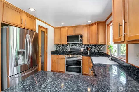 7304 NE 143rd Street Kenmore WA 98028