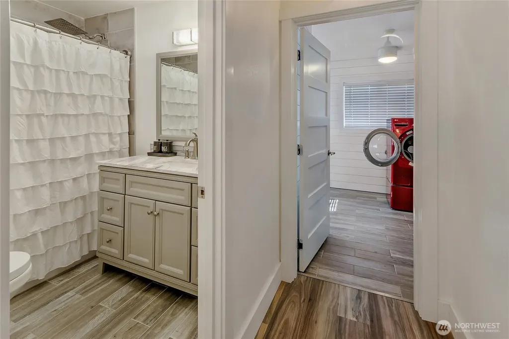 2406 Taylor Street Milton WA 98354