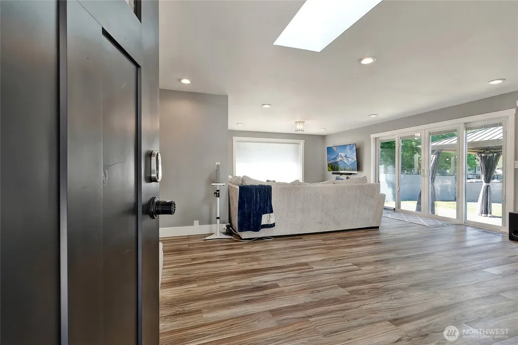 2406 Taylor Street Milton WA 98354