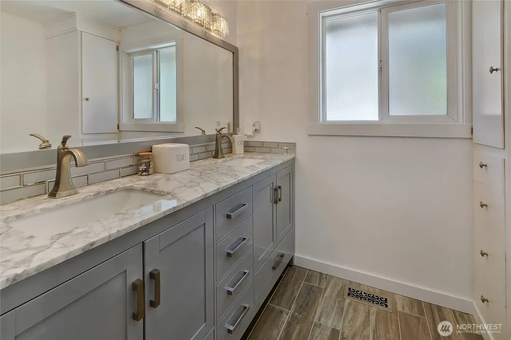 2406 Taylor Street Milton WA 98354