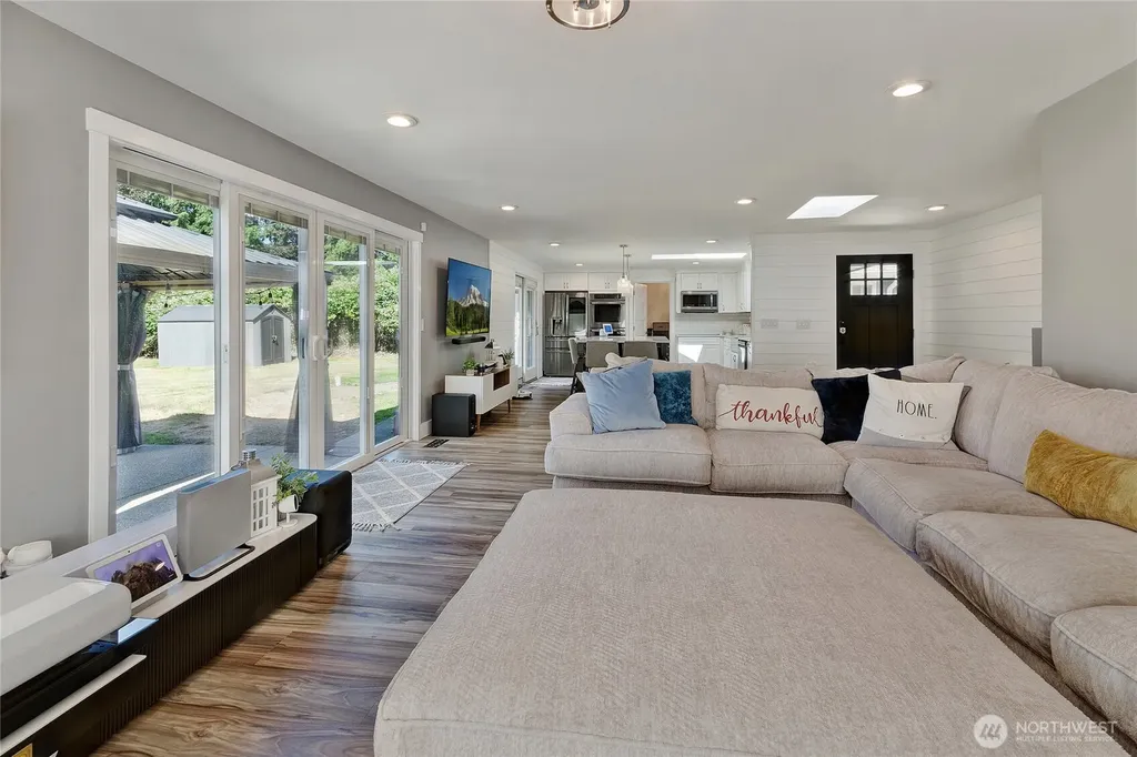2406 Taylor Street Milton WA 98354