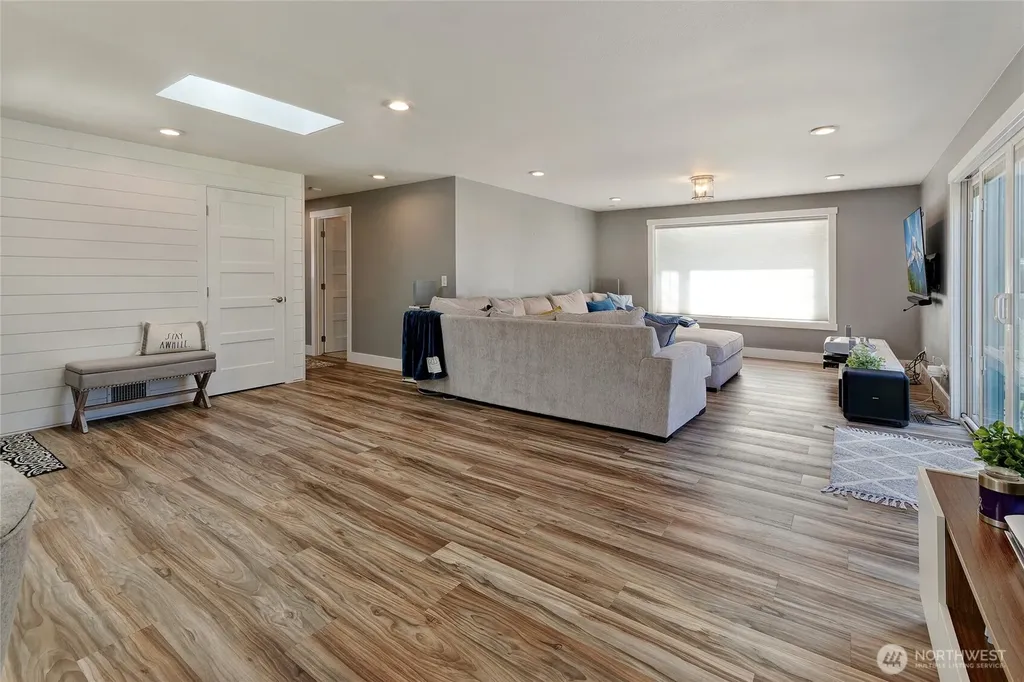 2406 Taylor Street Milton WA 98354