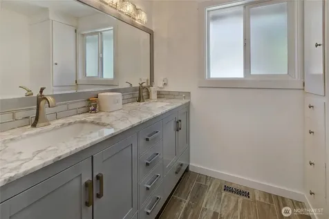 2406 Taylor Street Milton WA 98354