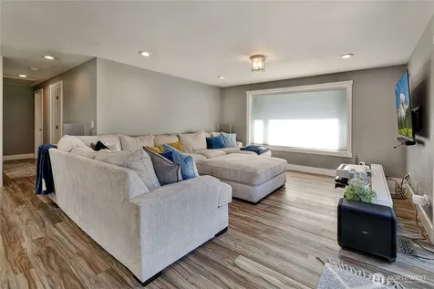 2406 Taylor Street Milton WA 98354