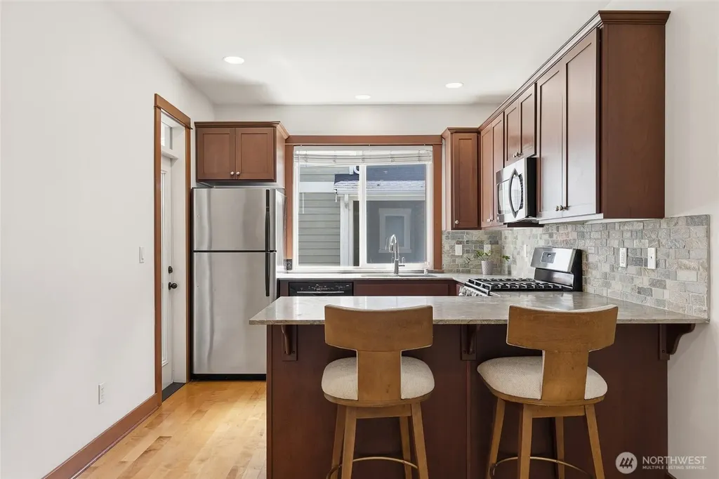 6526 34th Avenue NE Seattle WA 98115