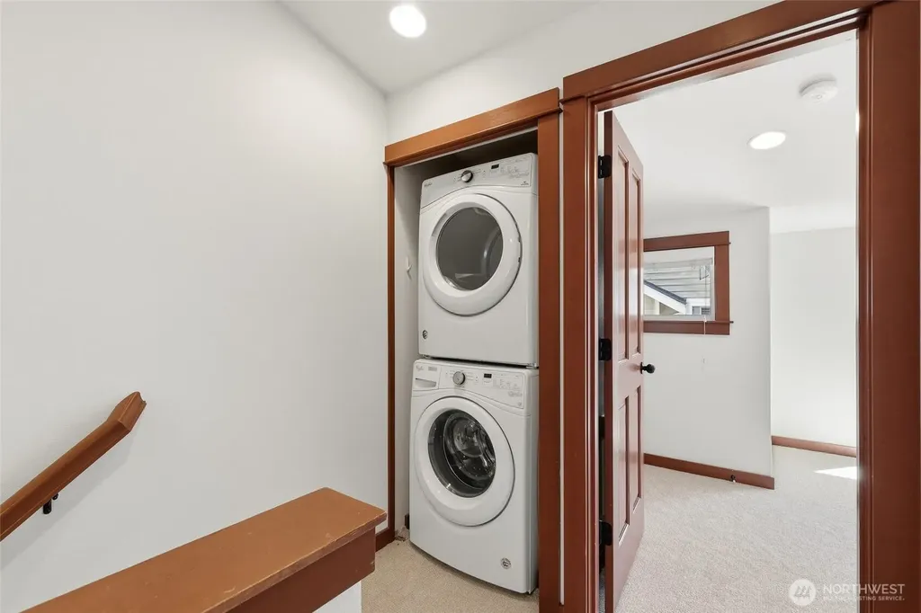 6526 34th Avenue NE Seattle WA 98115